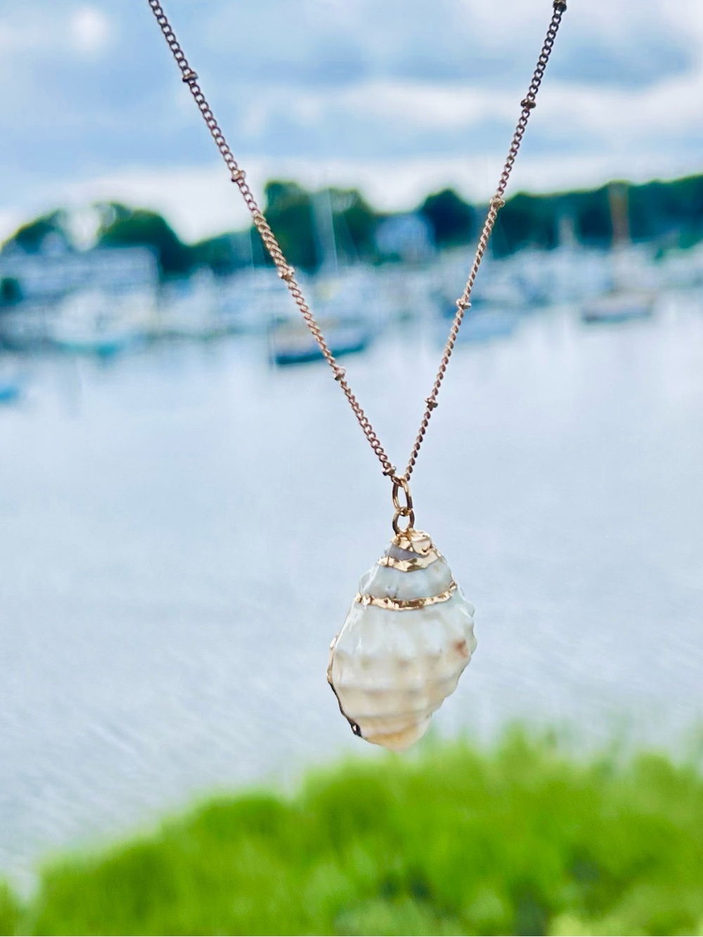 Necklace 20” Goldtone Chain with White Shell Gold Accented Pendant